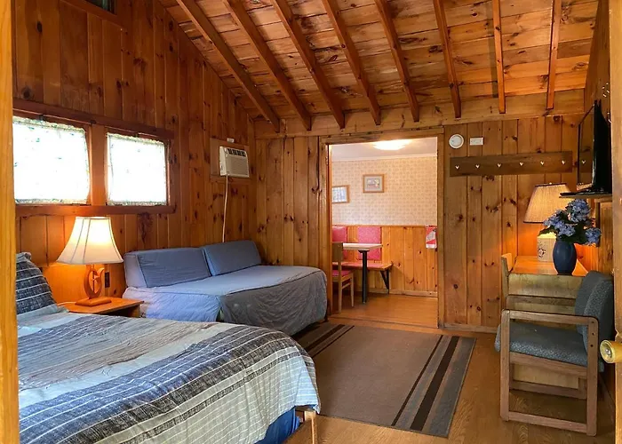Amber Lantern Duplex Cottage